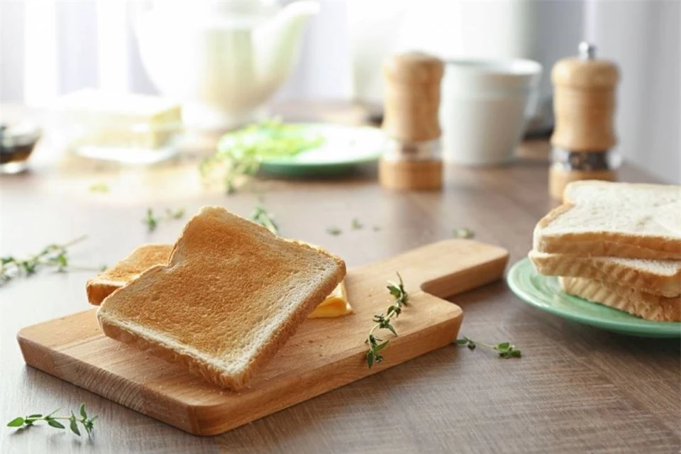Ăn bánh mì hàng ngày gây hại cho sức khỏe thế nào?