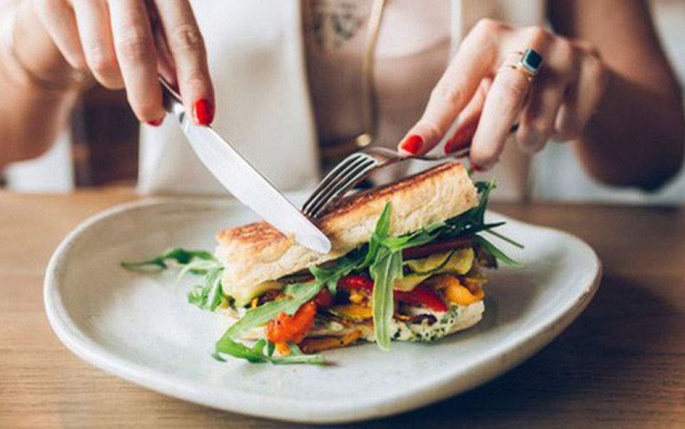 6 thói quen khi ăn sáng gây hại cho sức khỏe, nhiều người vẫn mắc phải