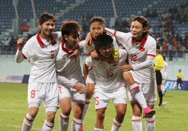 Huỳnh Như giúp ĐT nữ Việt Nam đại thắng ở VL Olympic