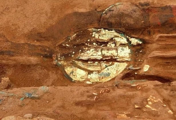 &#x110;&#xE0;o gi&#x1EBF;ng th&#x1EA5;y hai &#x27;c&#xE1;i n&#x1ED3;i&#x27; ch&#x1EE9;a v&#x1EAD;t l&#x1EA1;, chuy&#xEA;n gia &#x111;&#x1ECB;nh gi&#xE1; h&#x1A1;n 10.000 t&#x1EF7; &#x111;&#x1ED3;ng