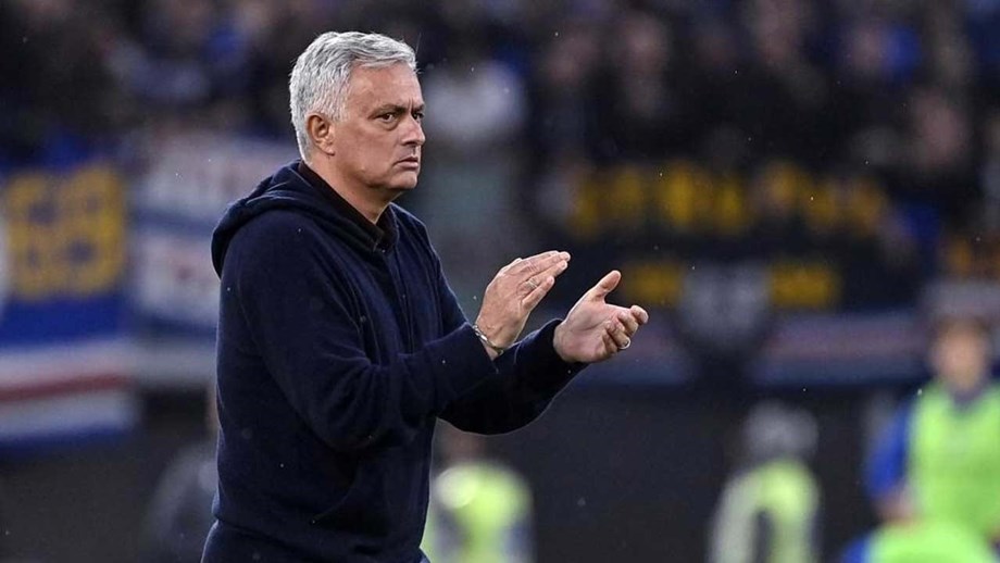 HLV Mourinho nhận lương cao nhất thế giới nếu làm thầy Ronaldo