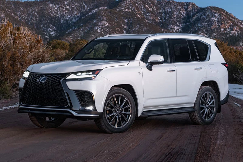 Lexus LX tăng giá tới 400 triệu đồng.