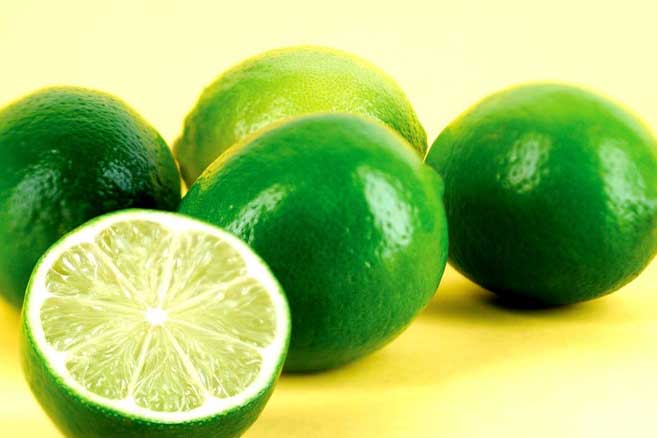 Chị em U40 tự tin với độ trẻ trung, chẳng lo lão hóa nếu dùng chanh theo cách này