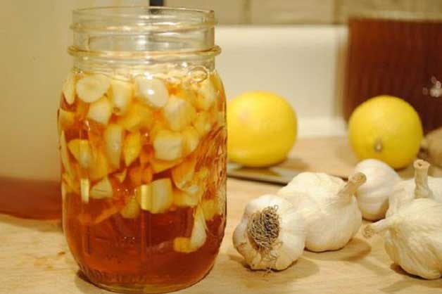Bạn sẽ phải thốt lên ngạc nhiên khi biết công hiệu thần kỳ của hỗn hợp tỏi ngâm mật ong mang lại