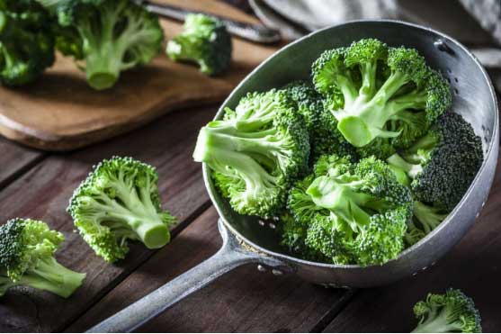 Phụ nữ sau 30 bị suy giảm estrogen nên nhanh già, xuống sắc: Chuyên gia khuyên nên ăn 9 món