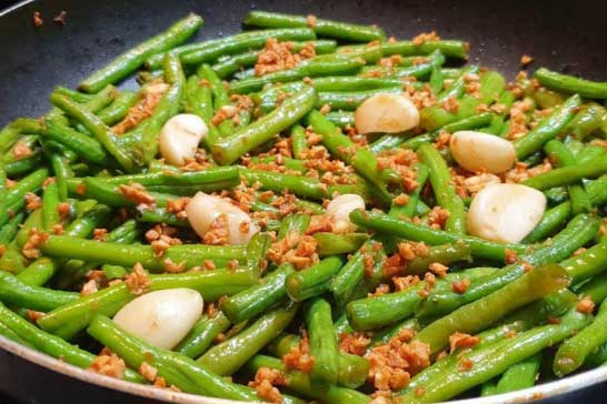 4 loại rau củ tốt cho sức khỏe nhưng ăn không đúng cách có thể làm tổn thương gan thận