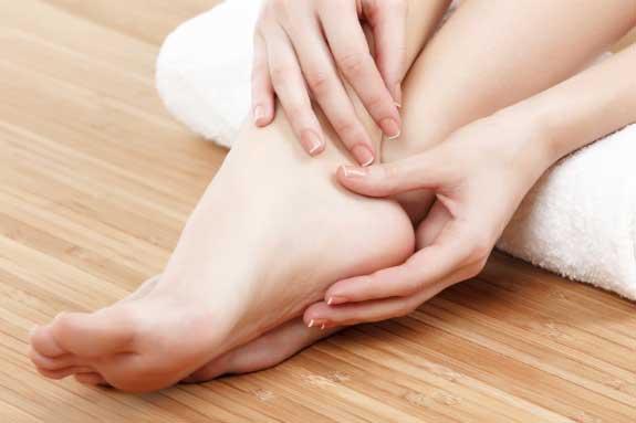 Phụ nữ sống thọ thường có 4 đặc điểm rõ ràng ở bàn chân, nếu bạn có tất cả thì cực kỳ may mắn