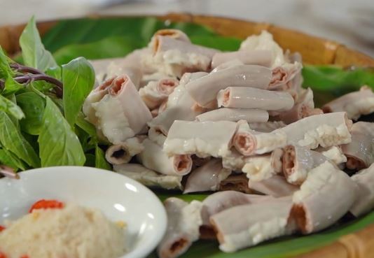 Lòng lợn luộc cho nước lã là chưa đủ: Thêm thứ này vào lòng trắng tinh, giòn sần sật, không bị hôi, đắng