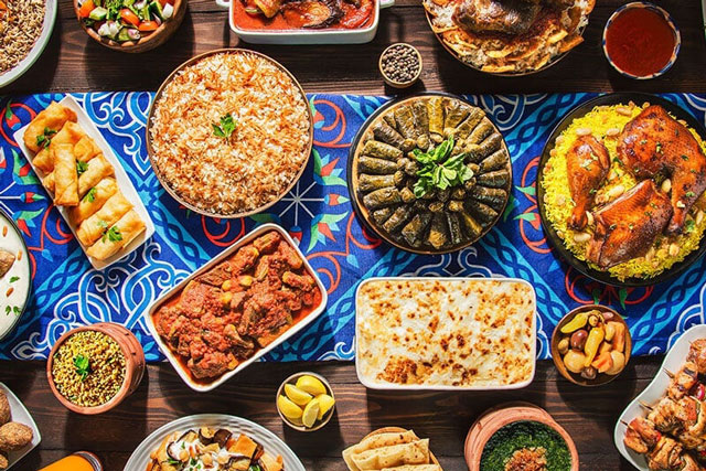 8 nghi thức ăn uống kỳ lạ trên thế giới