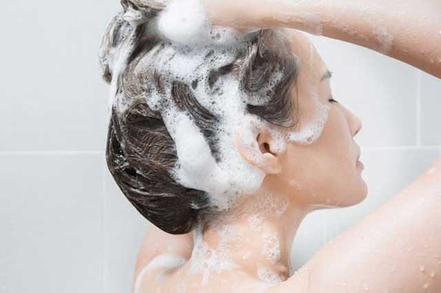 5 thói quen khi gội đầu khiến tóc rụng, tuổi thọ cũng giảm theo: Dù là nam hay nữ đều cần tránh
