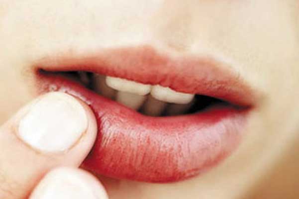 4 dấu hiệu trên môi cảnh báo bệnh nguy hiểm, dù chỉ có 1 cũng nên kiểm tra ngay