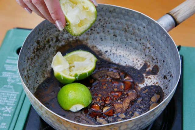 Đun nấu quá lửa khiến nồi cháy đen: Áp dụng ngay mẹo nhỏ này nồi sẽ sáng bóng như mới