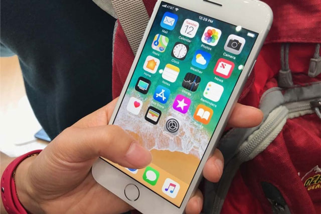 Nguyên nhân khiến smartphone bị đơ không bấm được