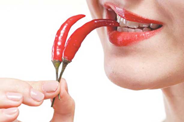 Lợi ích và tác hại khi bạn thường xuyên ăn cay, ai cũng nên biết để bảo vệ sức khỏe