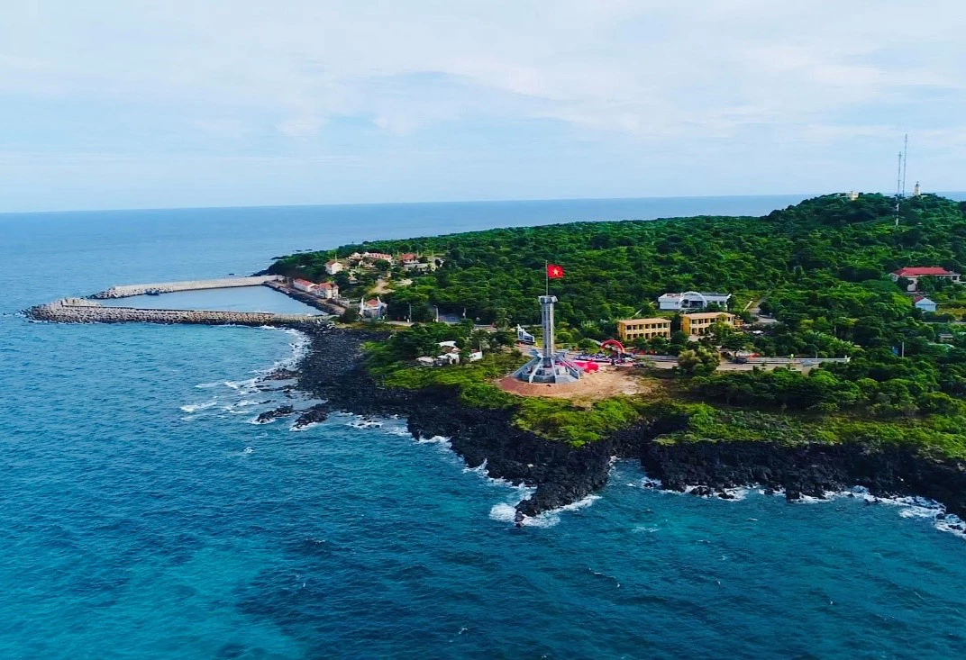 Cồn Cỏ là hòn đảo xanh hiếm có và được mệnh danh là “đảo ngọc” của Việt Nam 