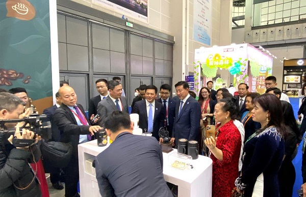 Nhiều thương hiệu Việt nổi tiếng quảng bá sản phẩm tại hội chợ hàng tiêu dùng quốc tế Hải Nam - Trung Quốc