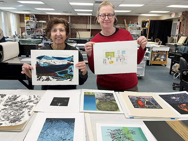 Gần 40 nghệ sĩ Mỹ triển lãm và hiến tặng tranh cho Bảo tàng Mỹ thuật Đà Nẵng