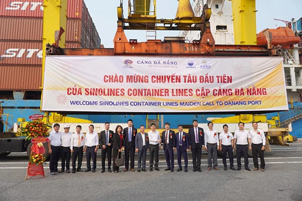 Chào đón chuyến tàu đầu tiên của hãng Sinotrans cập cảng Đà Nẵng