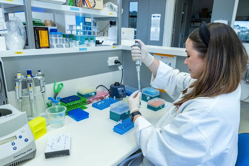 Vaccine COVID-19 trong tương lai có thể ở dạng xịt hay nuốt được