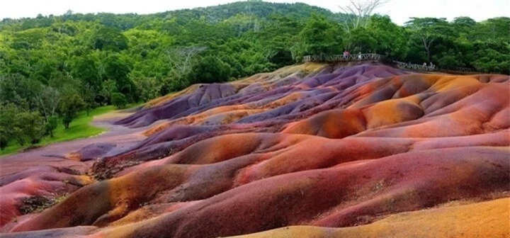 Vùng đất 'cầu vồng' độc đáo - thiên đường có thật của đảo quốc Mauritius bé nhỏ - 4