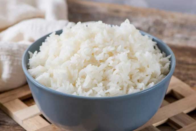 Nhi&#x1EC1;u ng&#x1B0;&#x1EDD;i nh&#x1ECB;n c&#x1A1;m, ch&#x1EC9; &#x103;n &#x111;&#x1ED3; &#x103;n v&#x1EB7;t &#x111;&#x1EC3; gi&#x1EA3;m c&#xE2;n: B&#xE1;c s&#x129; b&#x1EA3;o &quot;Sai l&#x1EA7;m, thay &#x111;&#x1ED5;i ngay k&#x1EBB;o m&#x1EAF;c &#x111;&#x1EE7; b&#x1EC7;nh&quot;