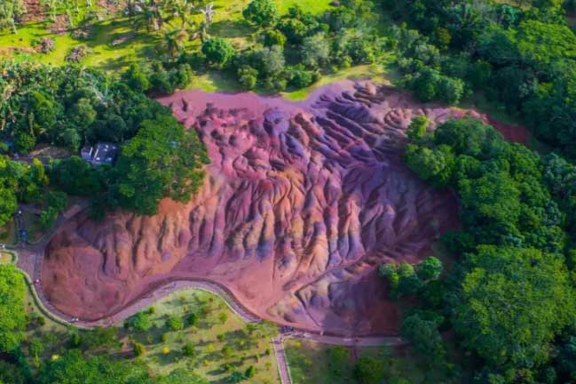 Vùng đất 'cầu vồng' độc đáo - thiên đường có thật của đảo quốc Mauritius bé nhỏ