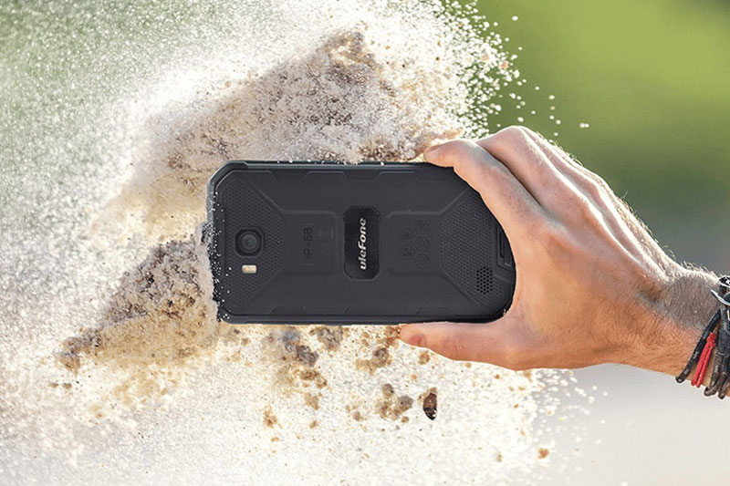 Trên tay smartphone ‘nồi đồng cối đá’, RAM 4 GB, giá ‘mềm’