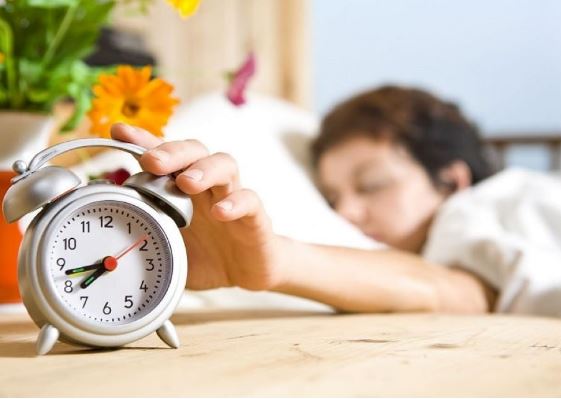 10 thói quen trước khi đi ngủ khiến bạn tăng cân mất kiểm soát