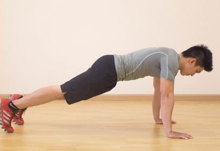 Điều gì xảy ra với cơ thể nếu bạn hít đất mỗi ngày?