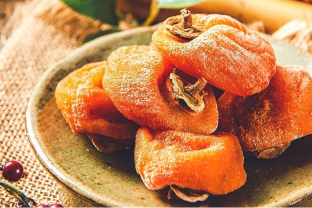 Bất ngờ với 6 lợi ích từ quả hồng giòn đối với sức khỏe, không nên bỏ qua