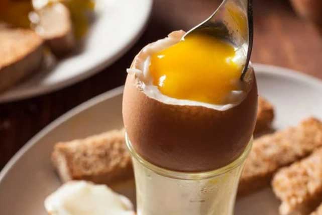 Ăn trứng gà sống hay chín thì tốt hơn? Câu trả lời khiến nhiều người phải hối hận vì ăn sai cách