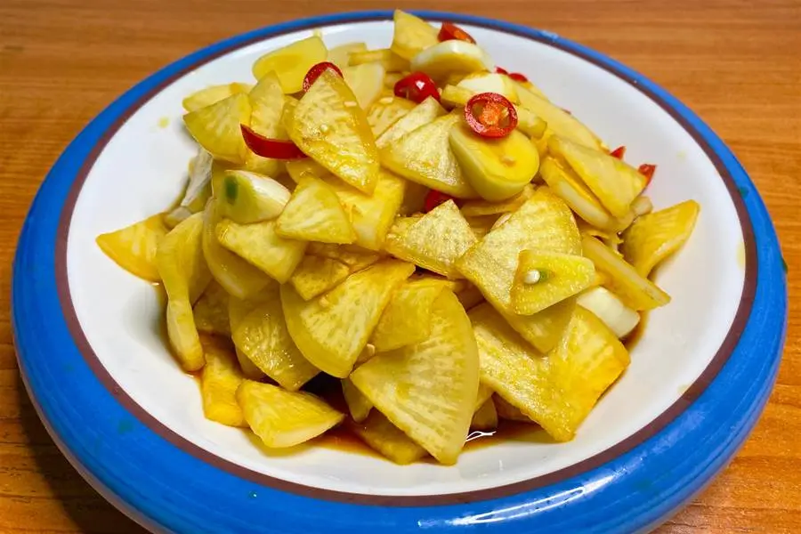 Dùng muối để ngâm củ cải là một sai lầm, mách bạn mẹo để củ cải giòn ngon