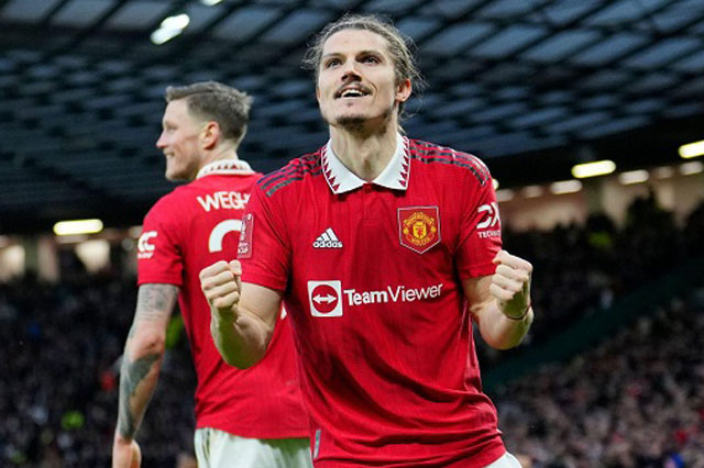 Vì HLV Ten Hag, Sabitzer muốn gắn bó với M.U