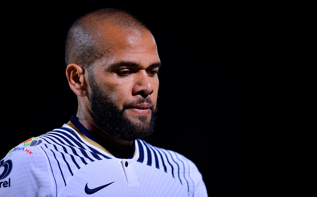 Dani Alves tái xuất sân cỏ, dự giải vô địch các nhà tù Tây Ban Nha