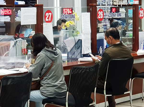 Khuyến khích sử dụng dịch vụ công trực tuyến đối với các thủ tục hành chính