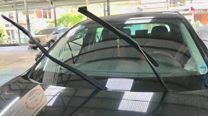 Một số lưu ý giúp kéo dài tuổi thọ của cần gạt mưa ôtô