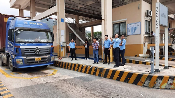Đoàn công tác của Tân Cảng Hải Phòng học tập về Cổng container tự động Autogate tại Cảng Đà Nẵng
