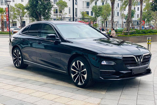 VinFast Lux A2.0 và Lux SA2.0 hàng 'lướt' hiện có giá bao nhiêu?