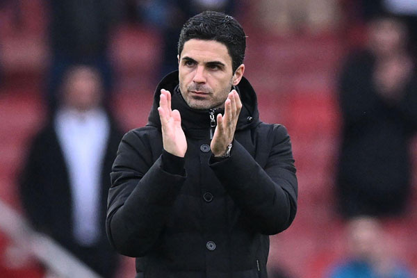 HLV Arteta thừa nhận Arsenal dưới cơ Man City