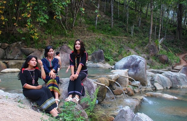 Đánh thức tiềm năng du lịch Đam Rông