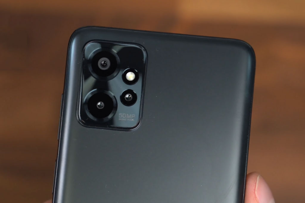 Ảnh chi tiết smartphone 5G, chống nước, RAM 6 GB, giá 7,04 triệu đồng