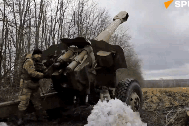 Lựu pháo 152mm của Nga phản pháo vào đội hình Ukraine