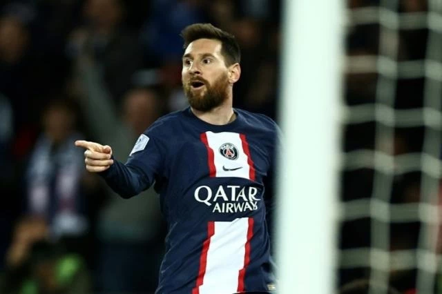 Lionel Messi nâng tỷ số lên 3-0 cho PSG trước Lens