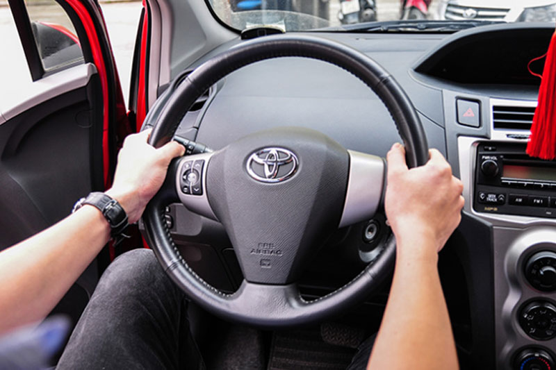 Nguyên nhân khiến cho vô lăng ô tô đánh lại bị nặng