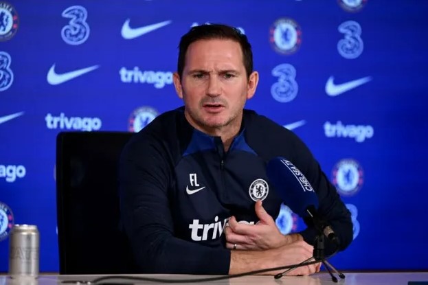 Frank Lampard: "Chelsea họp đội nhiều hơn tập luyện trên sân"