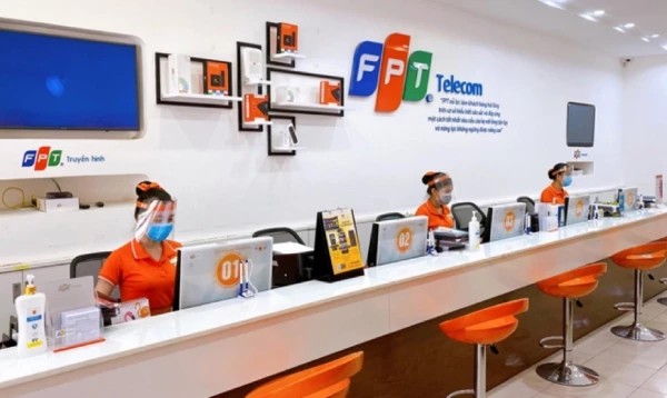 Bộ TT&TT phạt FPT Telecom và VTVcab do vi phạm quy định sở hữu vốn.