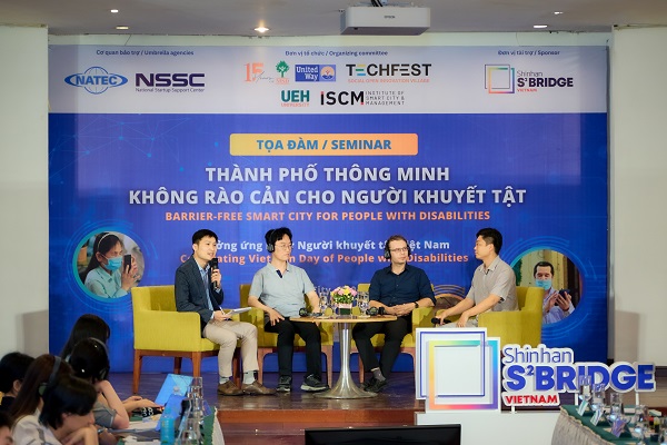 Tìm giải pháp công nghệ thiết thực cho người khuyết tật 