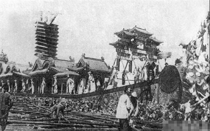 Cuộc sống xa hoa của Từ Hi Thái hậu: Mỗi bữa 120 món, 400 quả táo/ngày để ngửi - 6