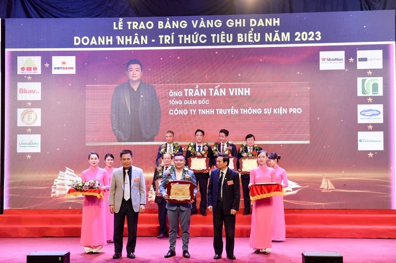 Ông Trần Tấn Vinh – Tổng Giám đốc Công ty Truyền thông sự kiện PRO,giải thưởng “Doanh nhân xuất sắc đất Việt” năm 2023 