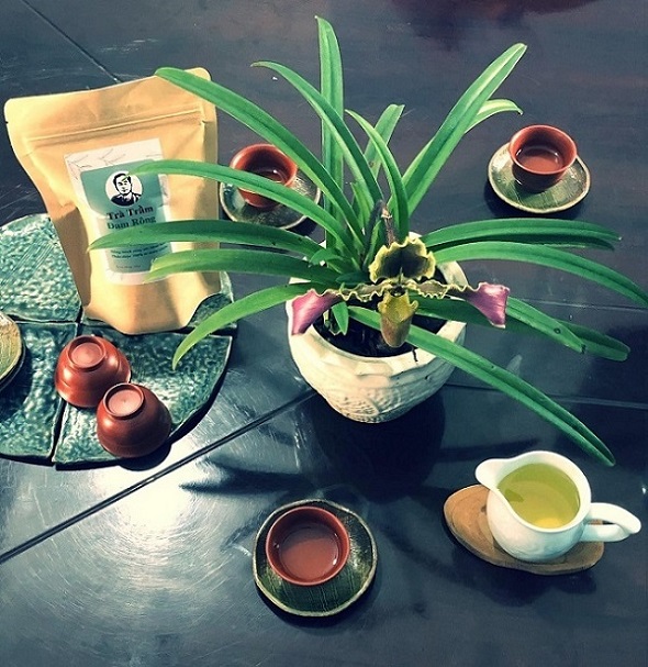 Về Đam Rông ăn dứa mật, uống trà trầm